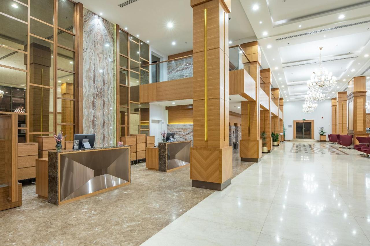 Radisson Blu Hotel, Бурайда Экстерьер фото