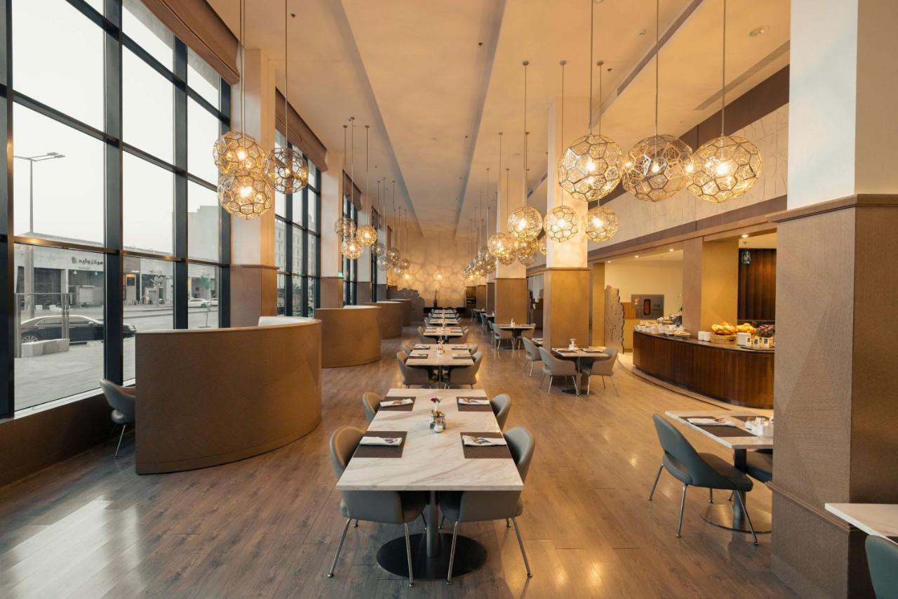 Radisson Blu Hotel, Бурайда Экстерьер фото
